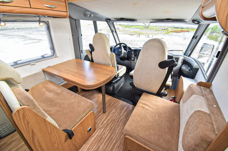 Кемпер Burstner Aviano I 675, снимка 5 - Каравани и кемпери - 53581482