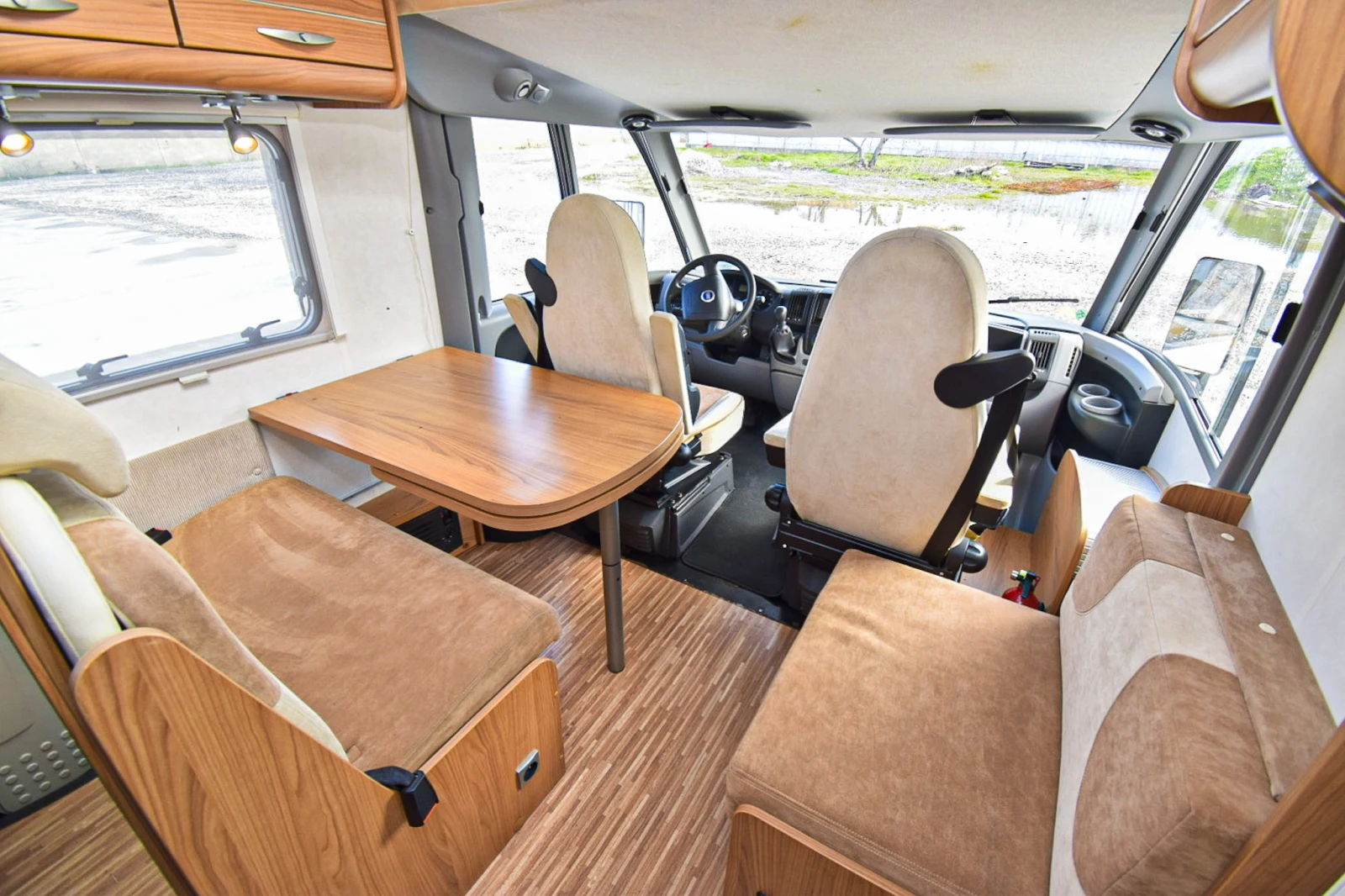 ������ Burstner Aviano I 675 | Mobile.bg � ����������� 5