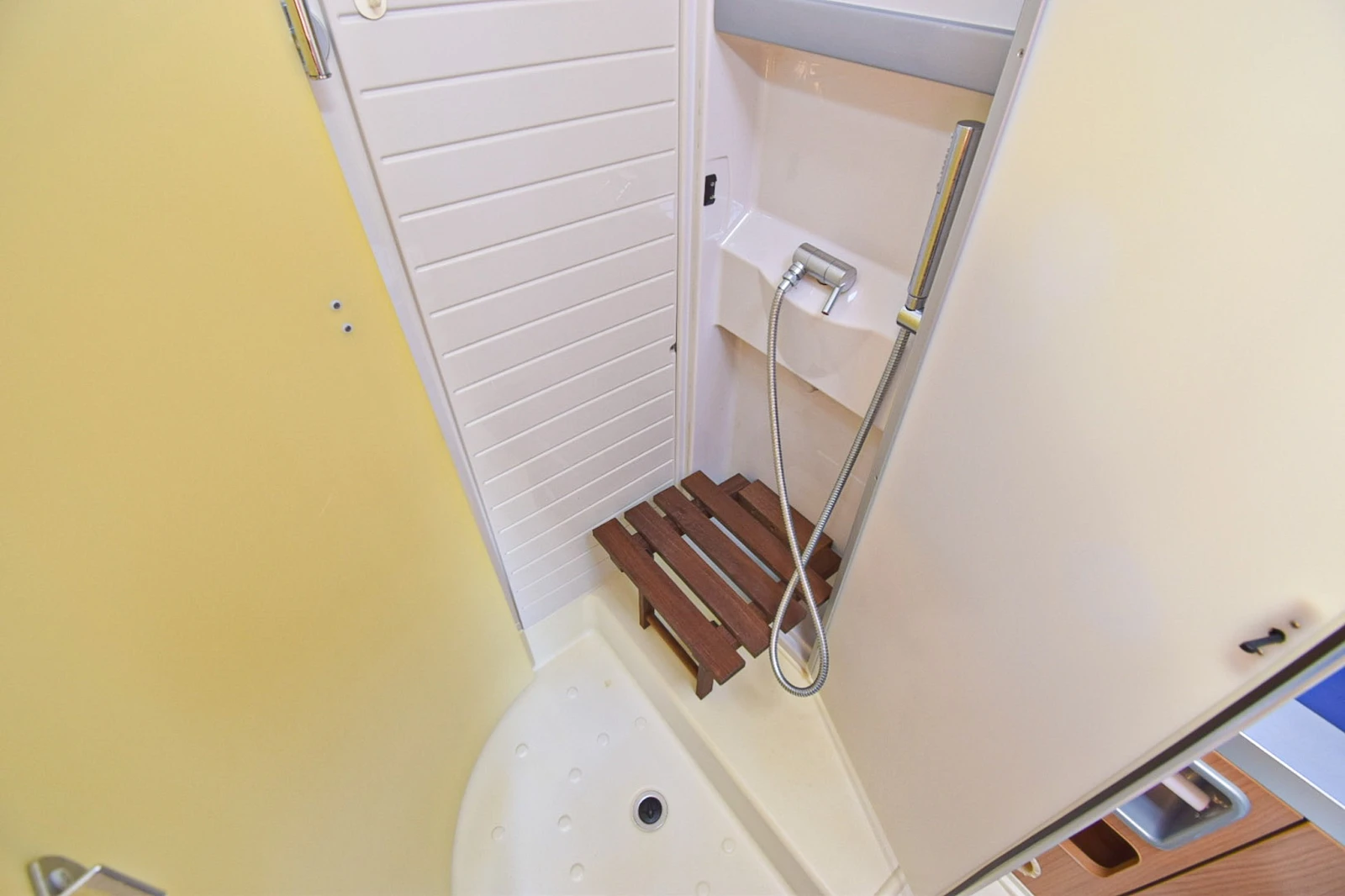 ������ Burstner Aviano I 675 | Mobile.bg � ����������� 17