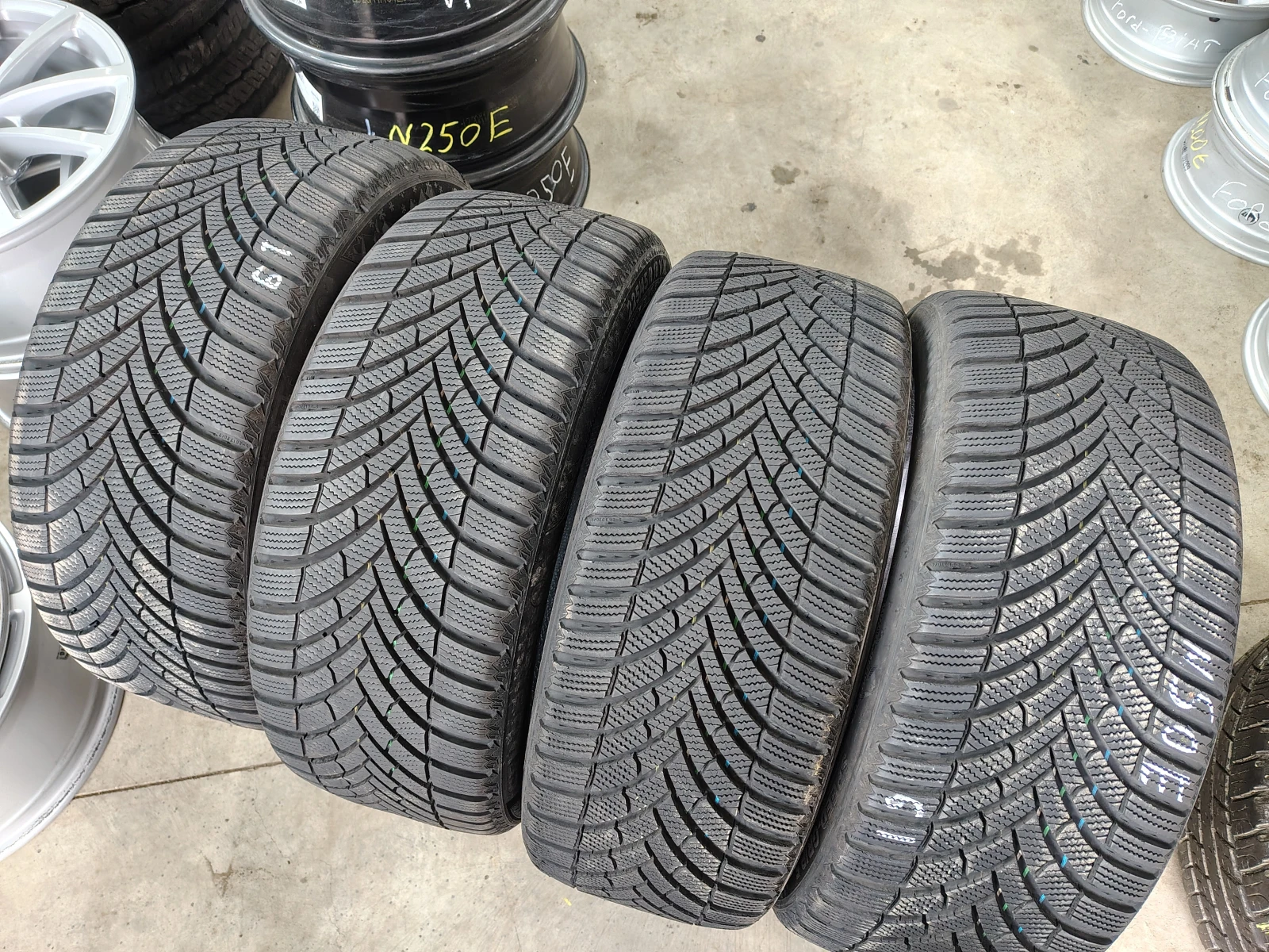 Гуми Зимни 225/45R18