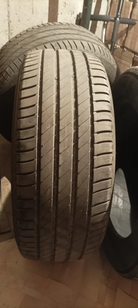      225/55R17