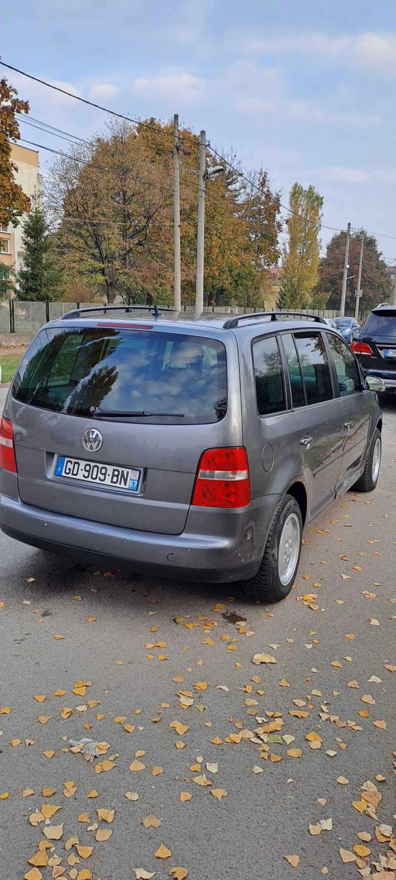 VW Touran 2.0Tdi 140к.с отличен мотор скорости , снимка 3 - Автомобили и джипове - 47798097