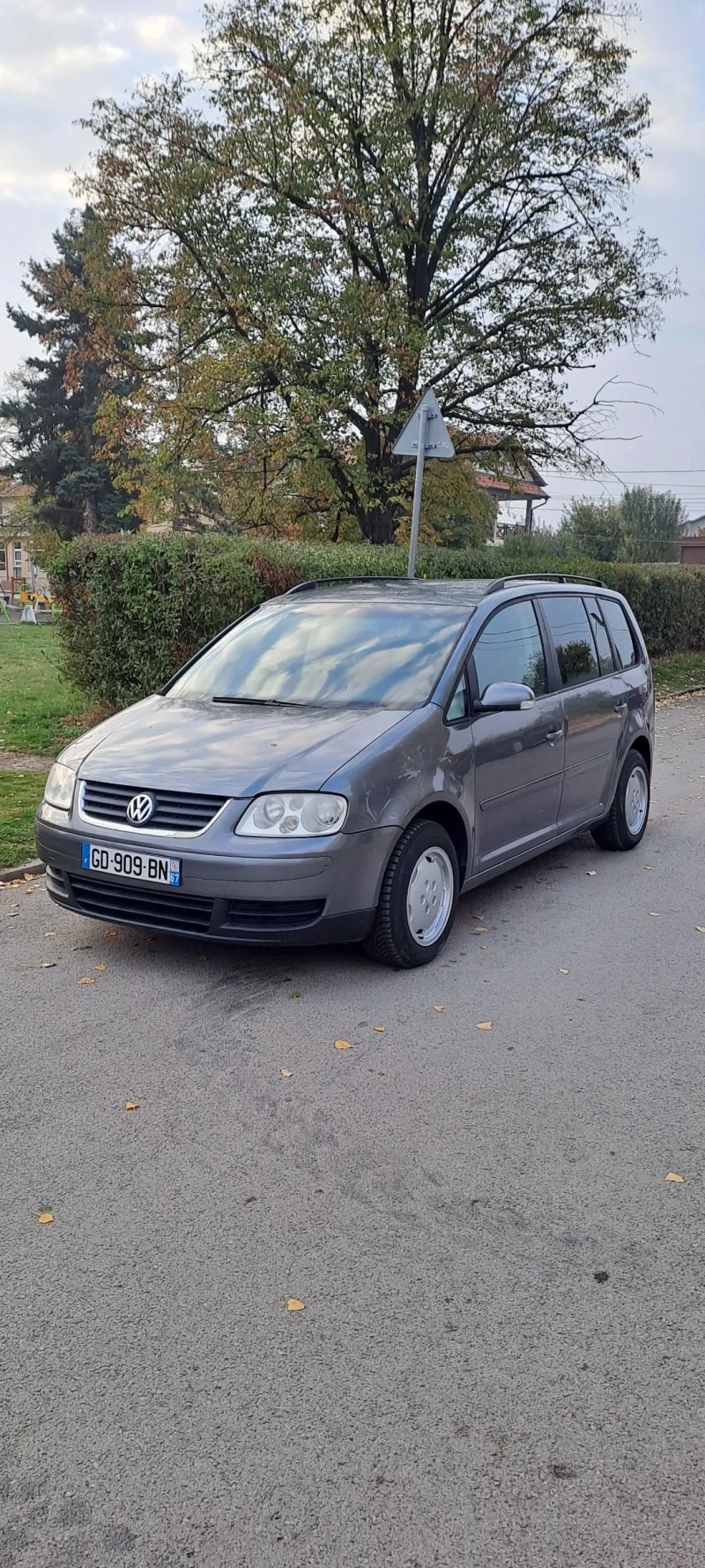 VW Touran 2.0Tdi 140к.с отличен мотор скорости , снимка 1 - Автомобили и джипове - 47798097