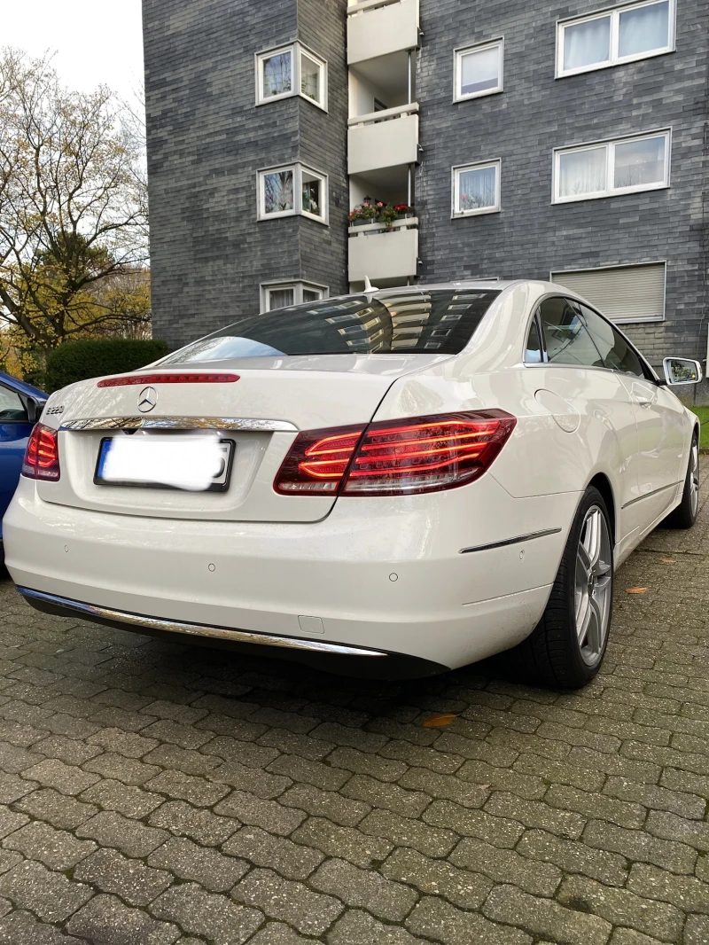 Mercedes-Benz E 220, снимка 3 - Автомобили и джипове - 48703821