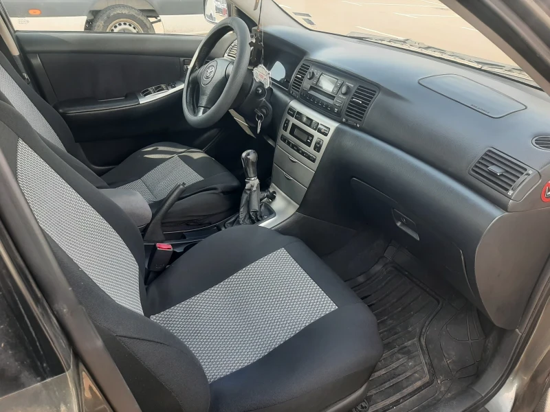 Toyota Corolla Е120, снимка 5 - Автомобили и джипове - 49451523