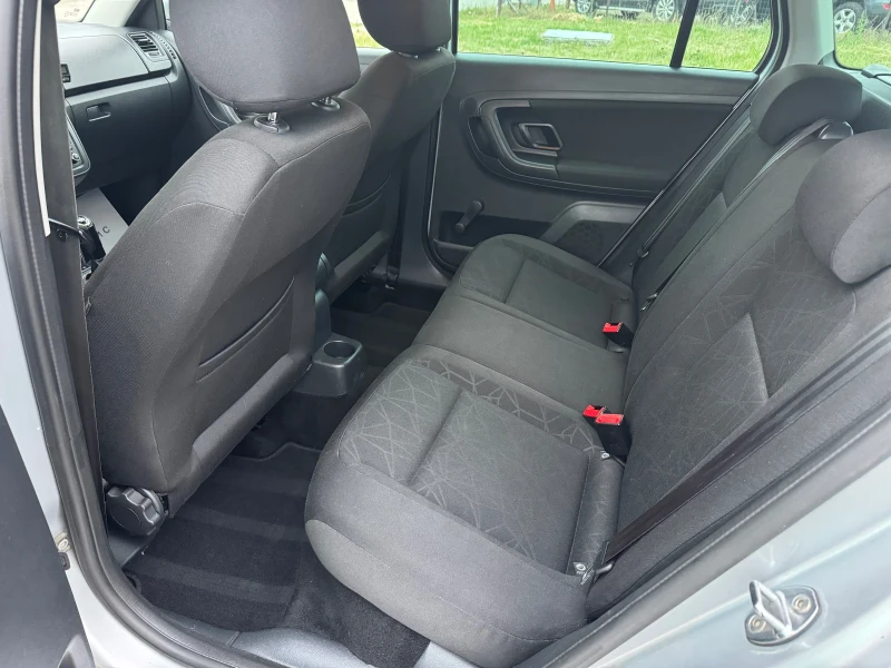 Skoda Fabia 1.6TDi FaceLift , снимка 11 - Автомобили и джипове - 51968012