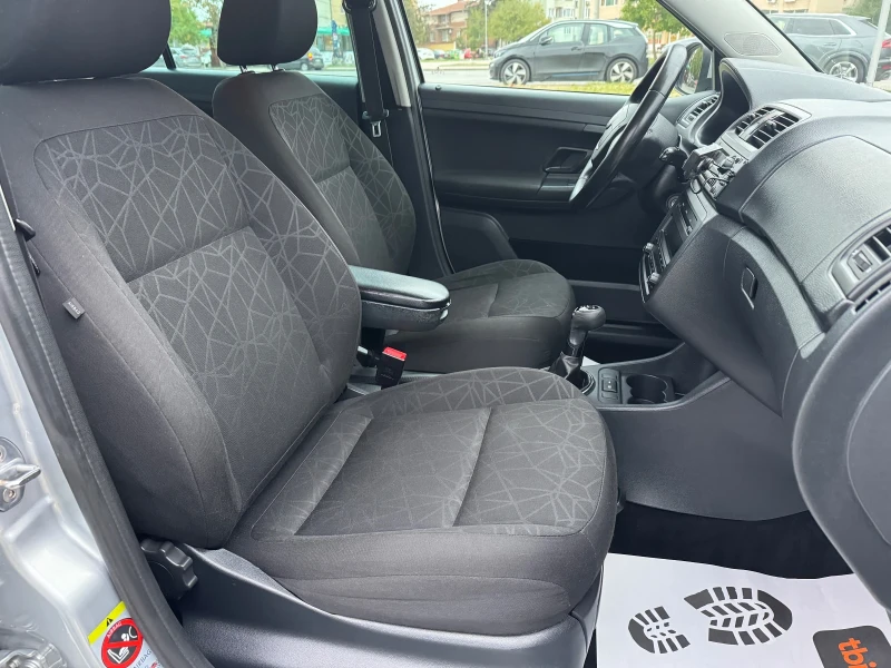 Skoda Fabia 1.6TDi FaceLift , снимка 12 - Автомобили и джипове - 51968012