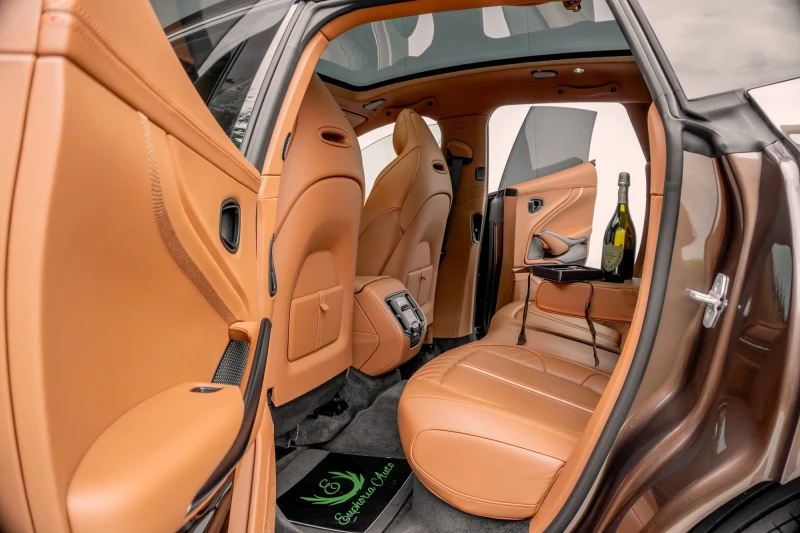 Aston Martin DBX 707* MY25* PERFORMANCE* CARBON* LIMITED * ГАРАНЦИЯ, снимка 10 - Автомобили и джипове - 52057655