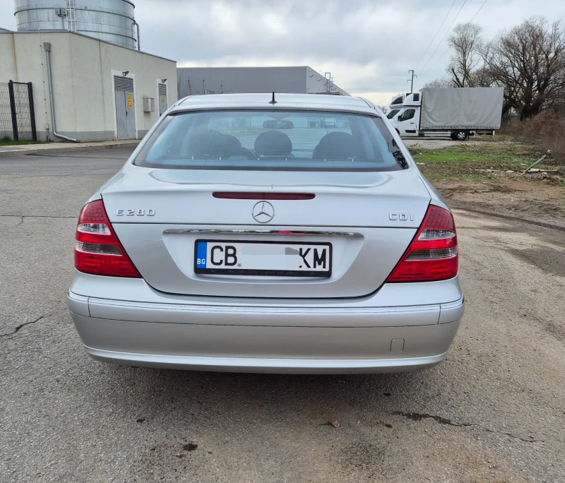 Mercedes-Benz E 320, снимка 4 - Автомобили и джипове - 52680281