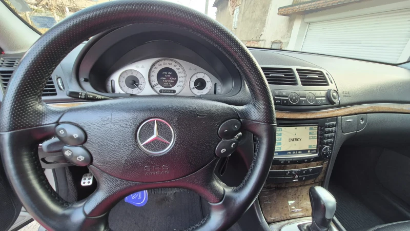 Mercedes-Benz E 320, снимка 11 - Автомобили и джипове - 52680281