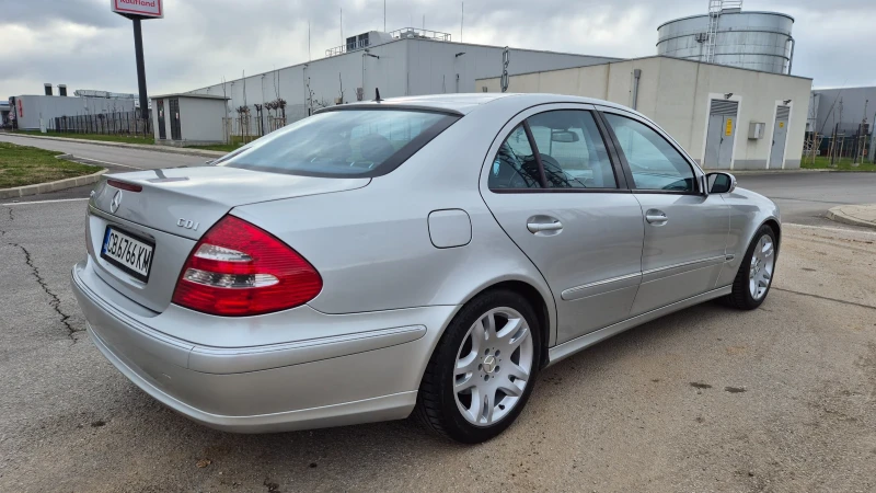 Mercedes-Benz E 320, снимка 3 - Автомобили и джипове - 52680281