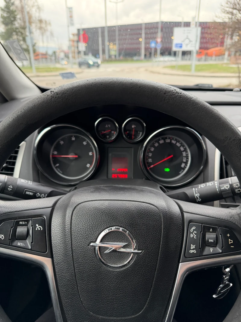 Opel Astra CDTI, снимка 11 - Автомобили и джипове - 52728937