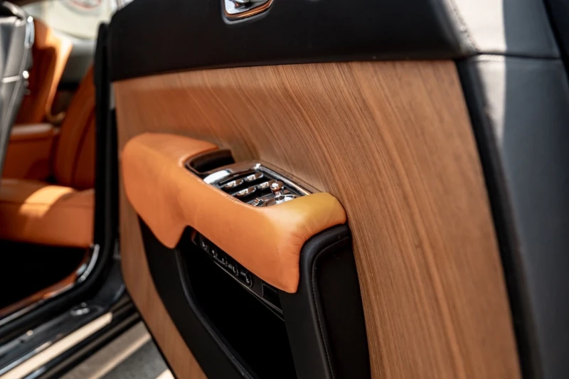 Rolls-Royce Wraith CARFAX* АВТОФИНАНСИРАНЕ* БЕЗ ПЪРВОНАЧАЛНА ВНОСКА* , снимка 10 - Автомобили и джипове - 52901754