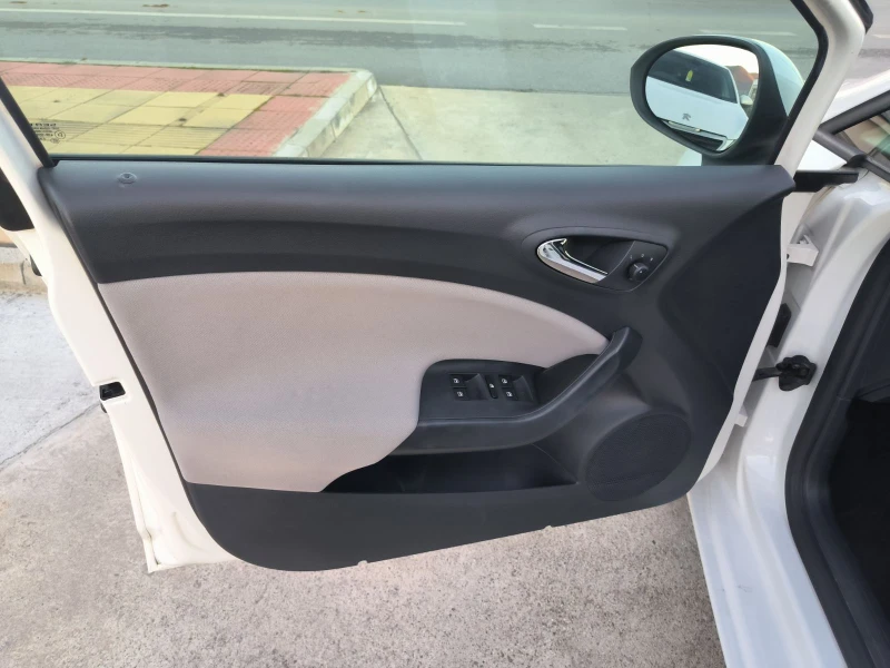 Seat Ibiza 1.6d-Euro-5B-90k.s., снимка 12 - Автомобили и джипове - 52935137