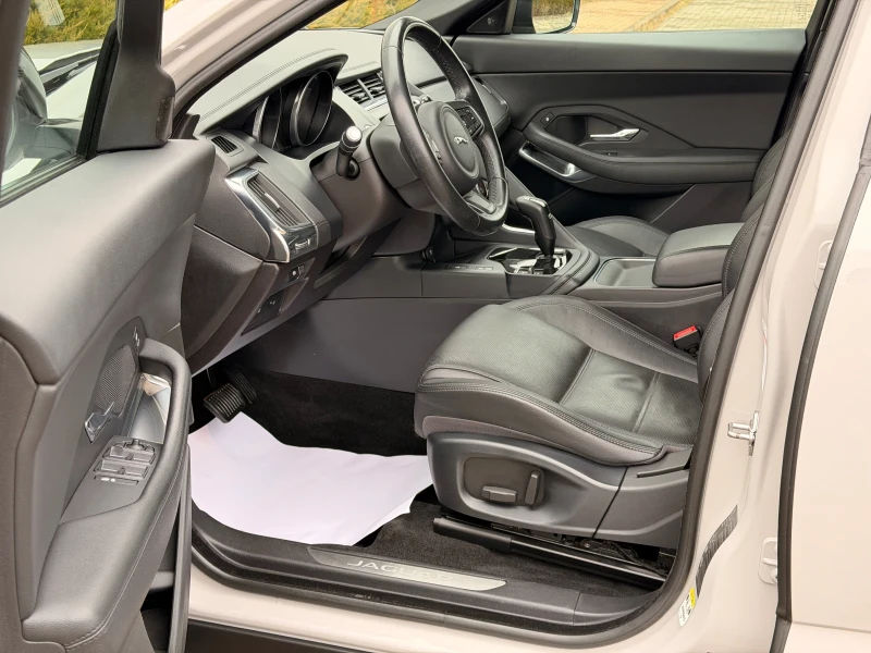 Jaguar E-pace S-LINE-КОЖА-ПОДГРЕВ-HEAD UP-ПРОЖЕКЦИЯ-KAТО НОВ-ТОП, снимка 8 - Автомобили и джипове - 53216655