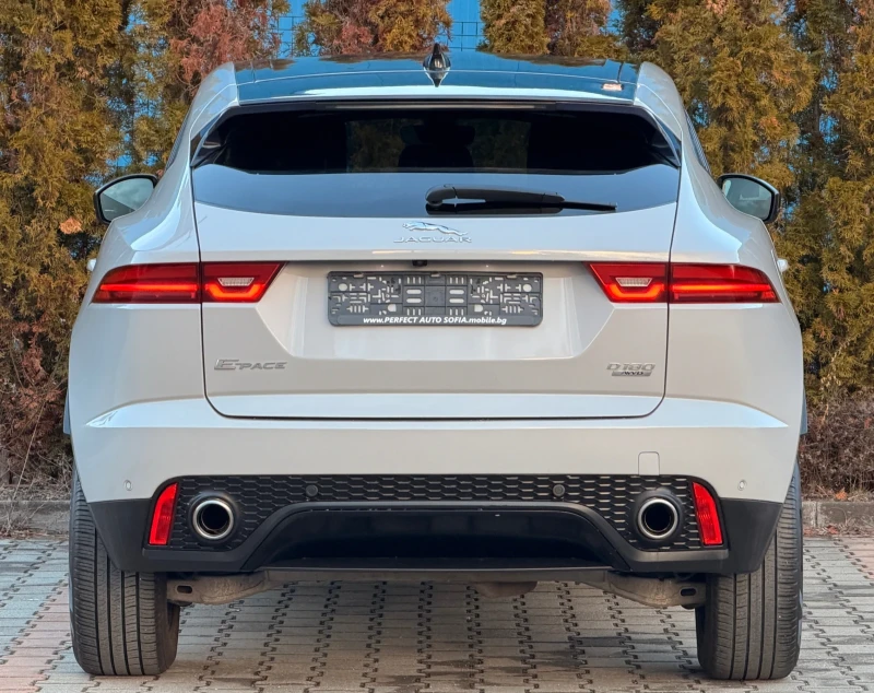 Jaguar E-pace S-DAYNAMIC-КОЖА-ПОДГРЕВ-HEAD UP-ПРОЖЕКЦИЯ-ЦВ-НАРДО, снимка 4 - Автомобили и джипове - 53216655