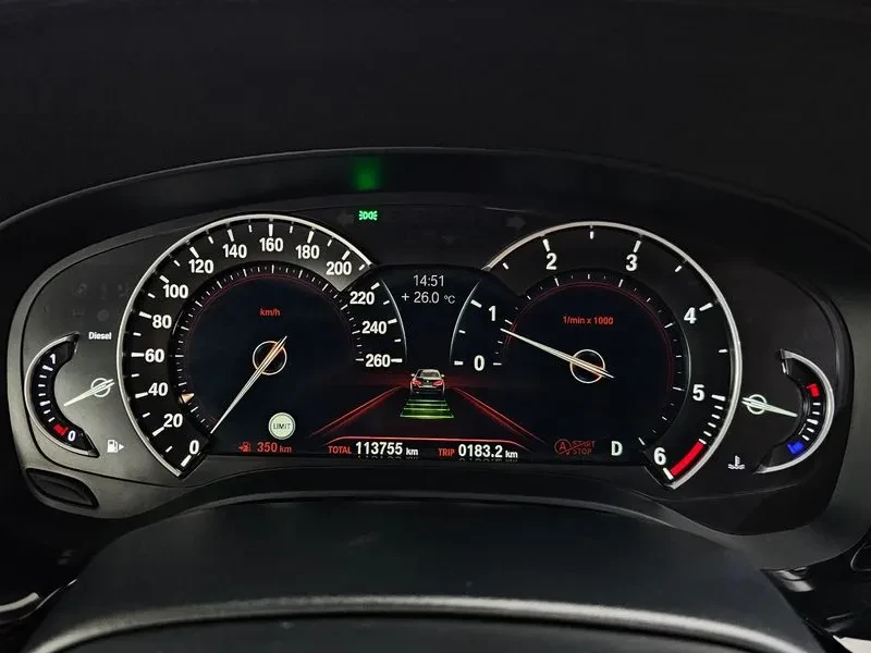 BMW 520 LUXURY G30, снимка 8 - Автомобили и джипове - 55789985