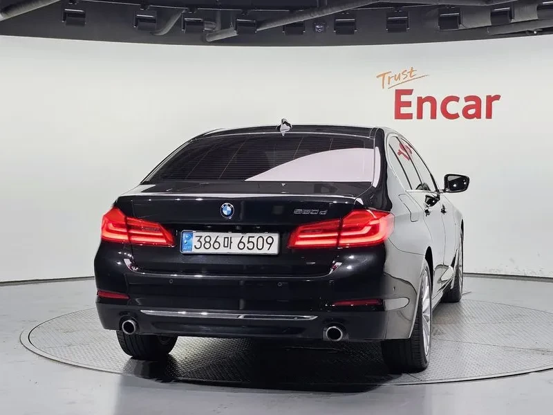 BMW 520 LUXURY G30, снимка 4 - Автомобили и джипове - 55789985