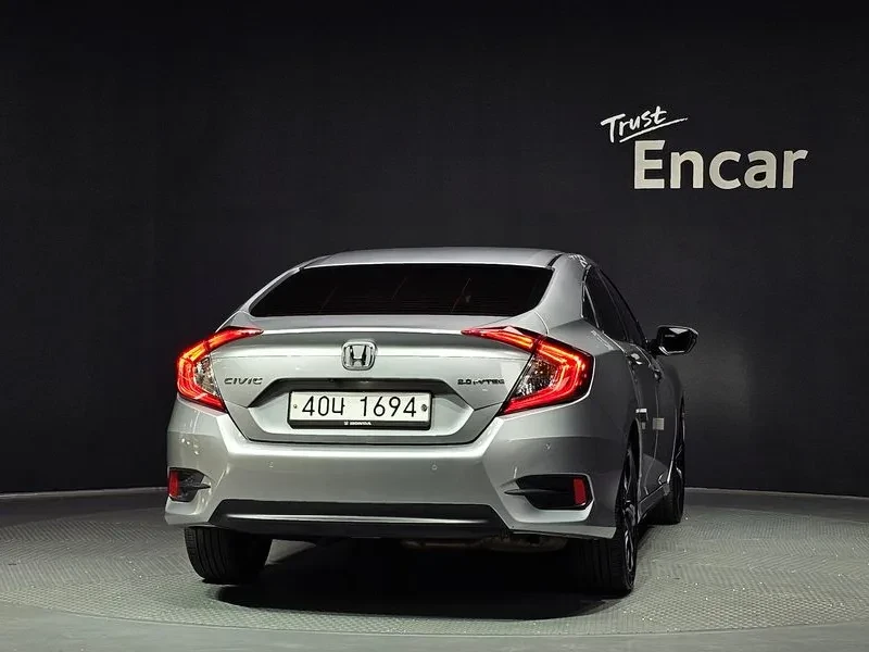 Honda Civic 2.0 10Th Generation, снимка 4 - Автомобили и джипове - 56016231