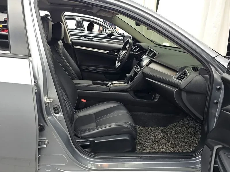 Honda Civic 2.0 10Th Generation, снимка 11 - Автомобили и джипове - 56016231