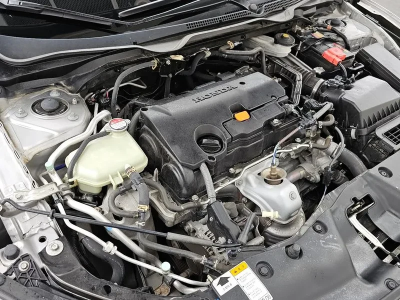 Honda Civic 2.0 10Th Generation, снимка 6 - Автомобили и джипове - 56016231