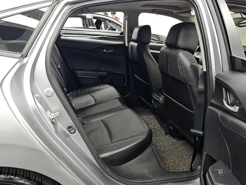 Honda Civic 2.0 10Th Generation, снимка 12 - Автомобили и джипове - 56016231