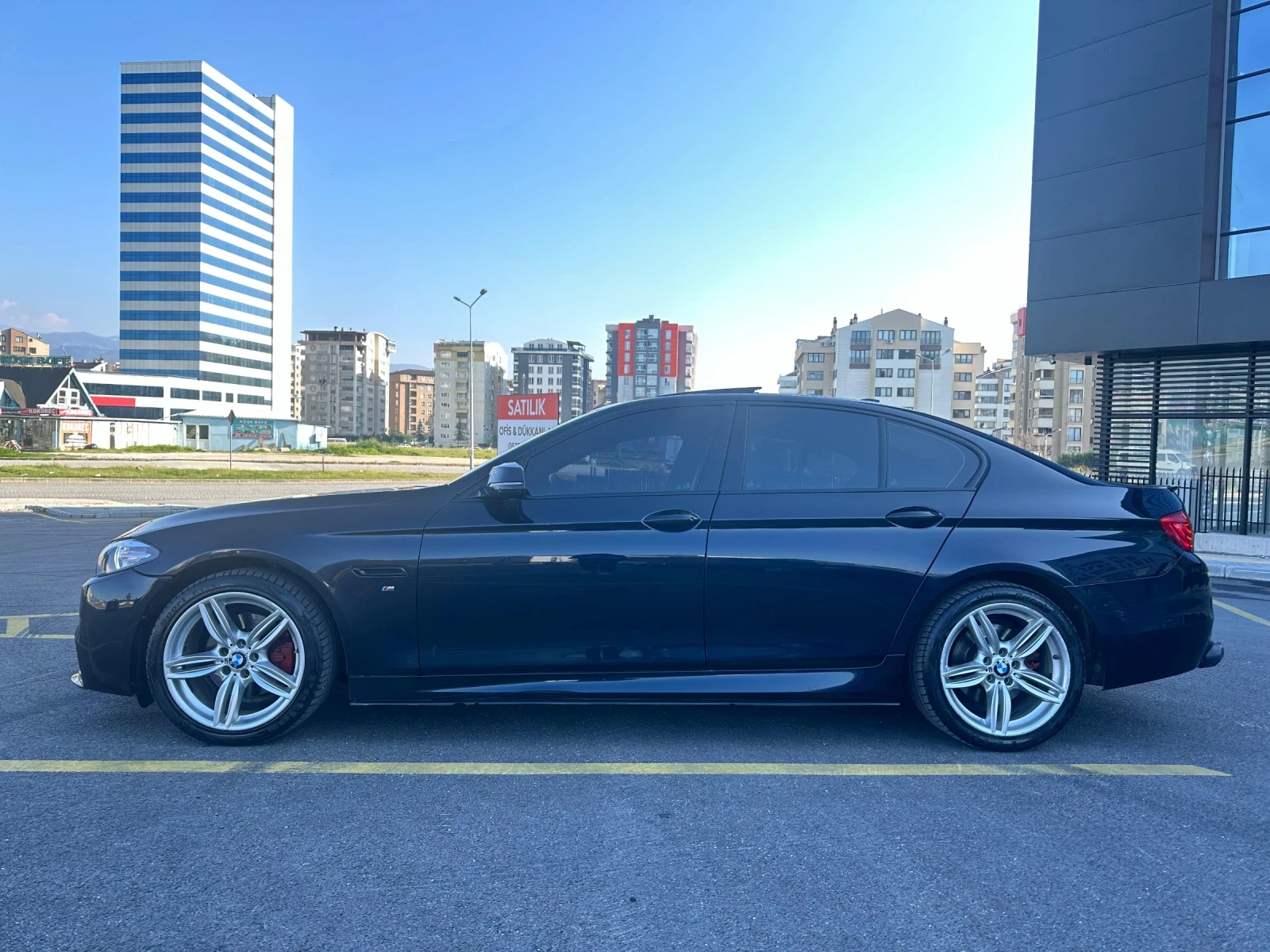 BMW 520 520D X DRIVE - изображение 2