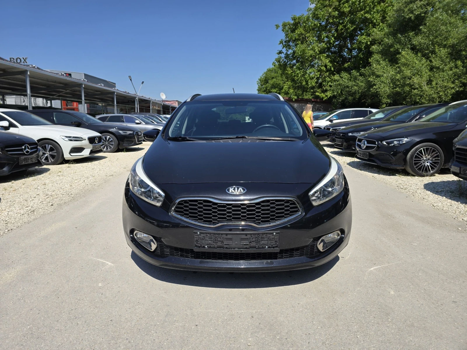 Kia Ceed 1.6crdi 128к.с Топ състояние  - изображение 5
