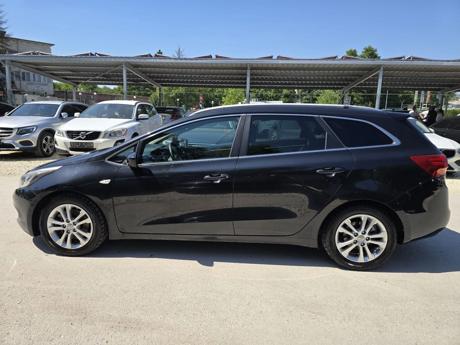 Kia Ceed 1.6crdi 128к.с Топ състояние  - изображение 7