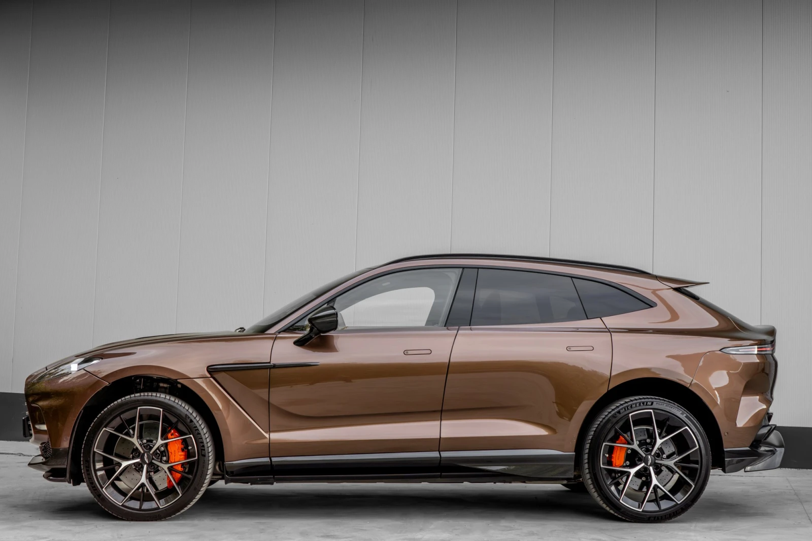 Aston Martin DBX 707* MY25* PERFORMANCE* CARBON* LIMITED * ГАРАНЦИЯ - изображение 2