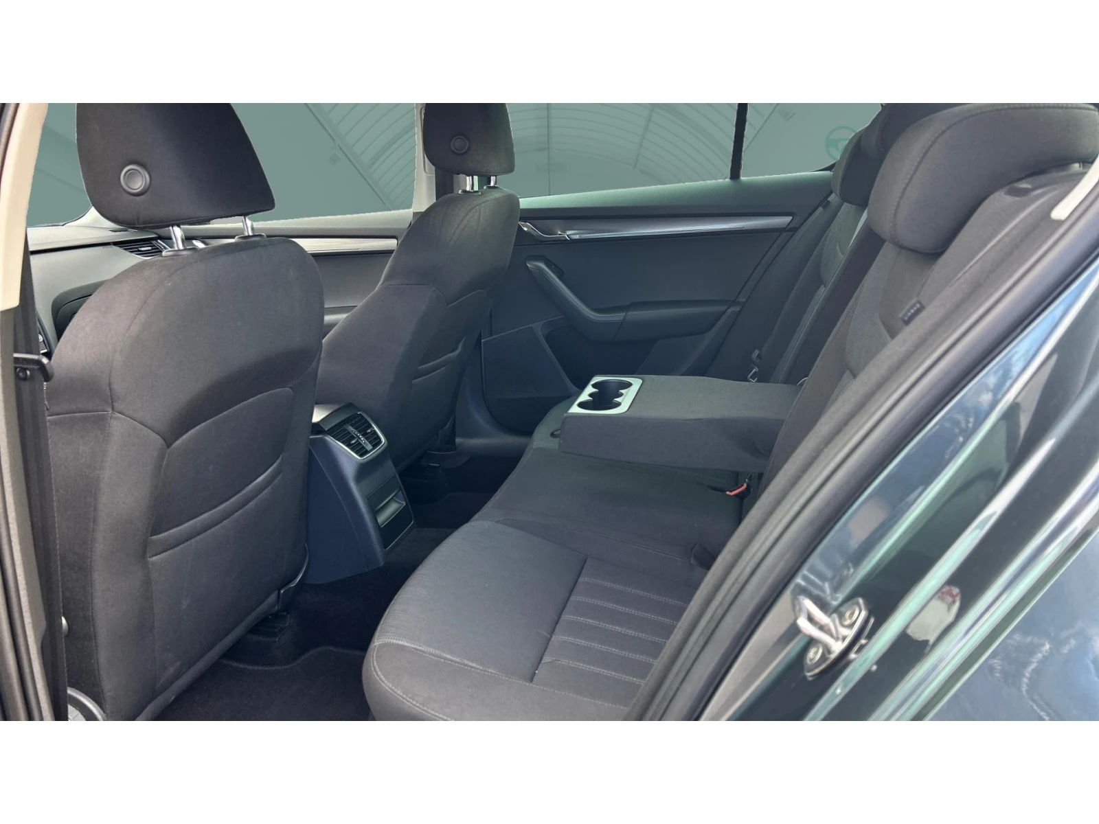 Skoda Octavia 2.0 TDi M/T,    599 . | Mobile.bg   12