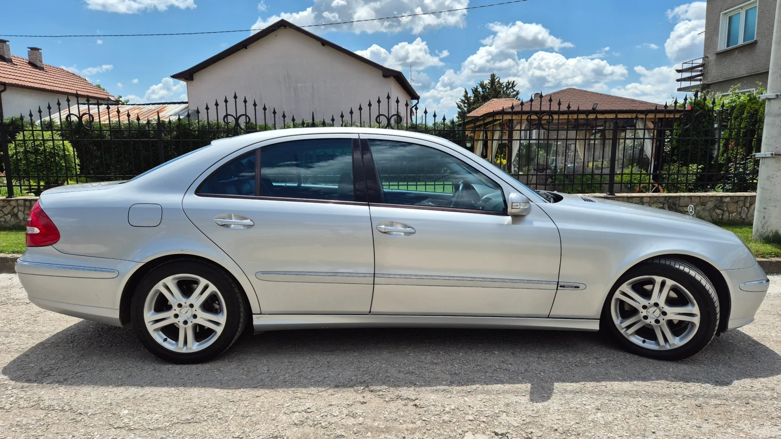 Mercedes-Benz E 320, снимка 12 - Автомобили и джипове - 52680281