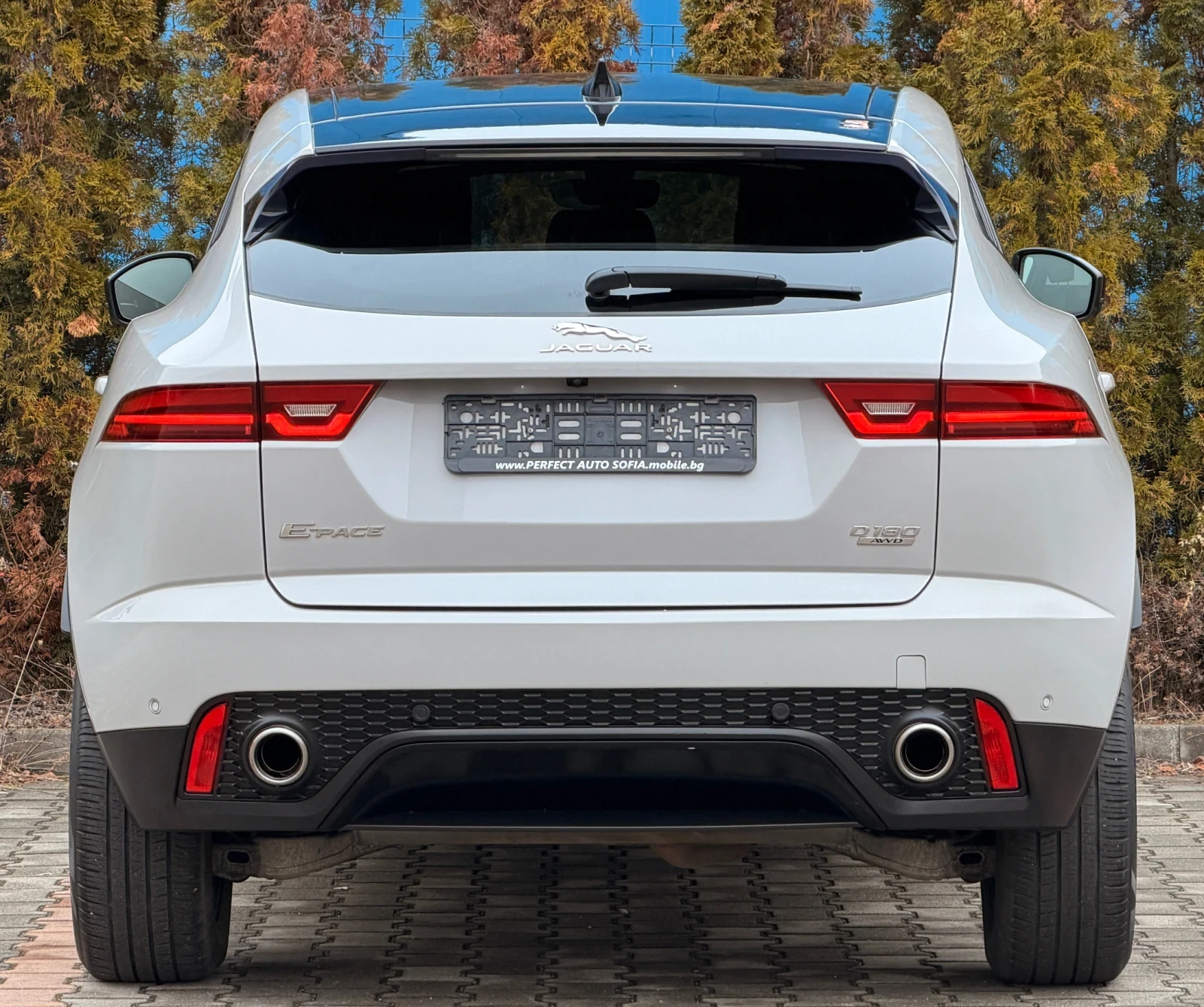 Jaguar E-pace S-LINE-КОЖА-ПОДГРЕВ-HEAD UP-ПРОЖЕКЦИЯ-KAТО НОВ-ТОП - изображение 3