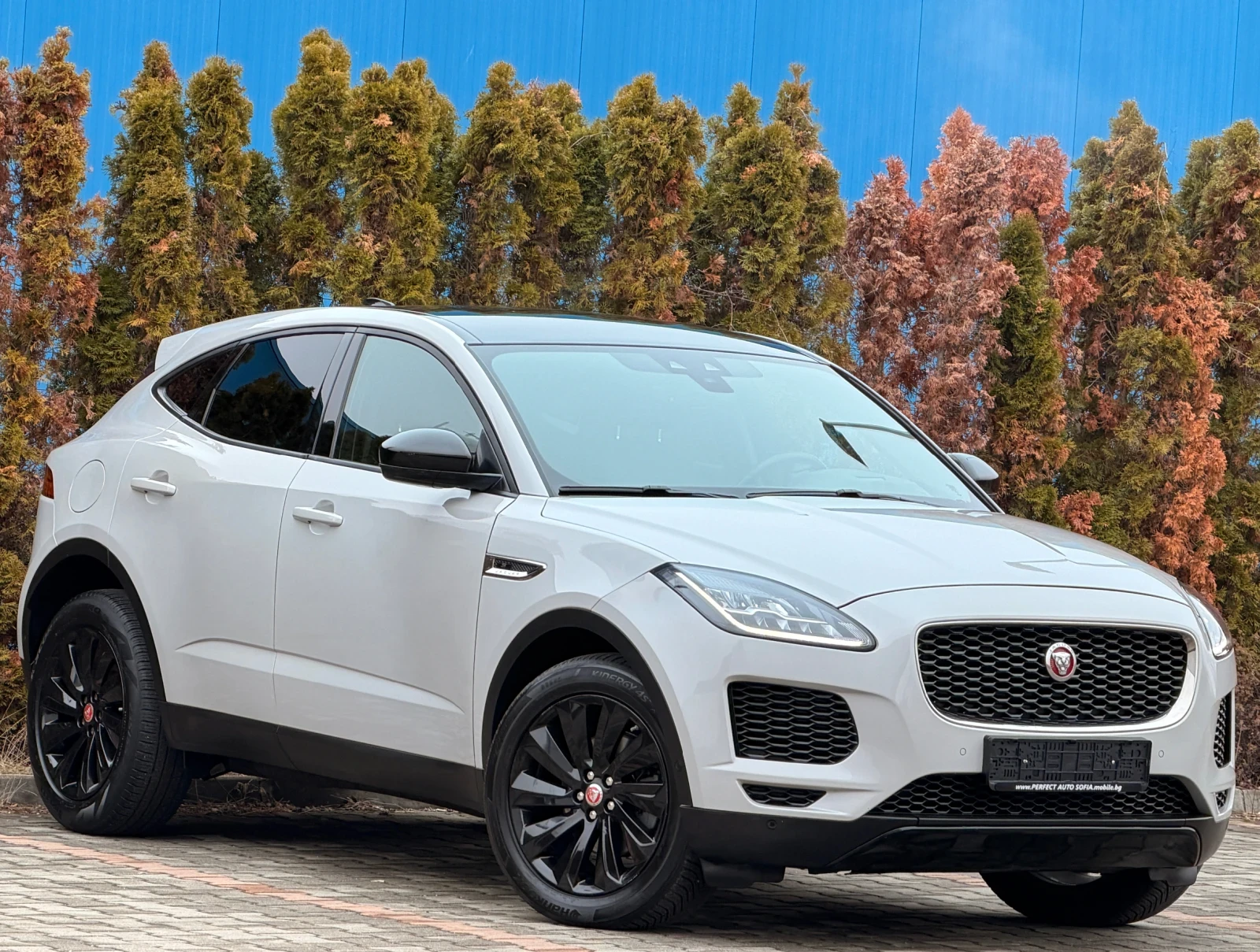 Jaguar E-pace S-LINE-КОЖА-ПОДГРЕВ-HEAD UP-ПРОЖЕКЦИЯ-KAТО НОВ-ТОП - изображение 5