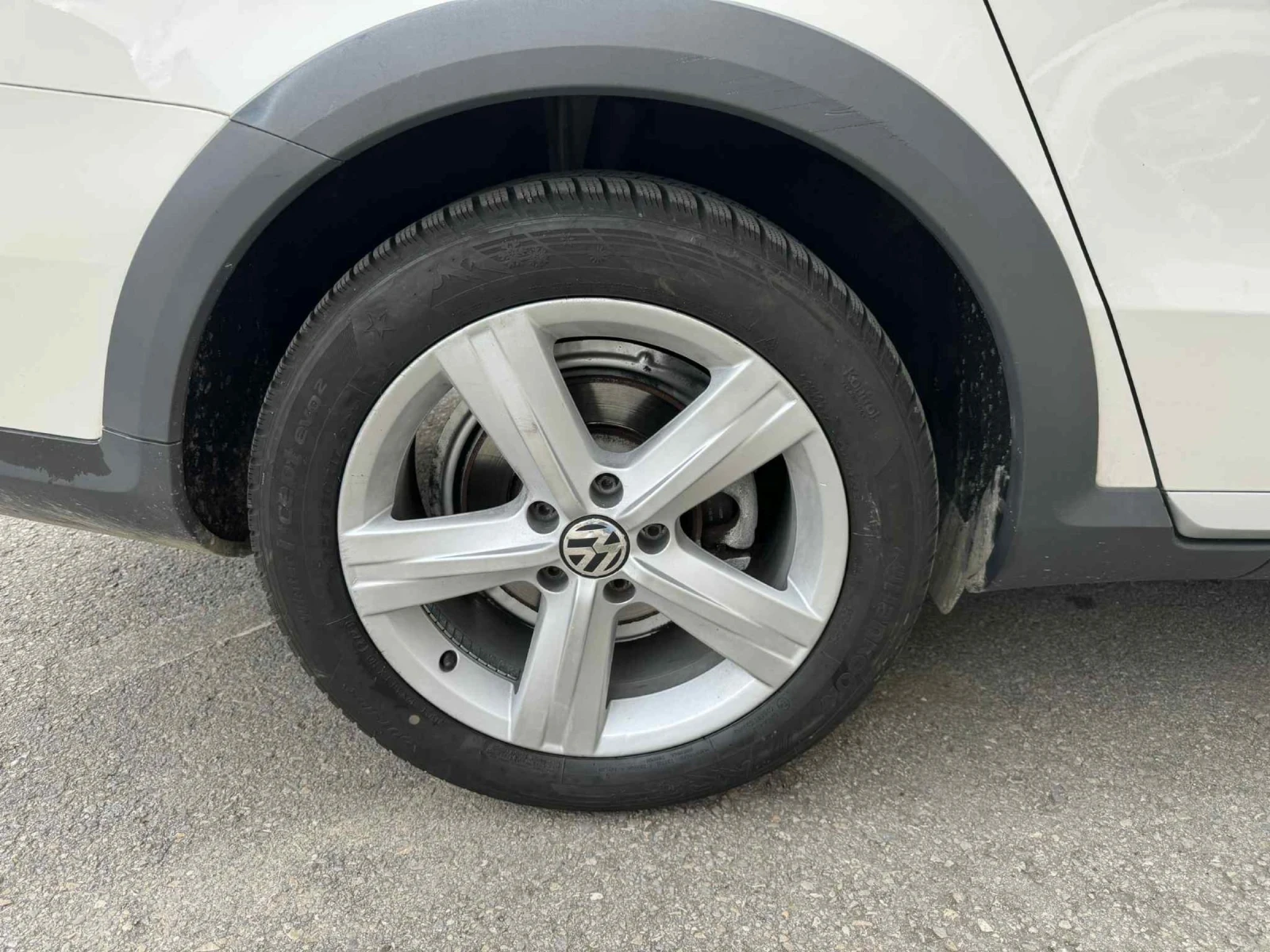 VW Passat, снимка 13 - Автомобили и джипове - 53749653