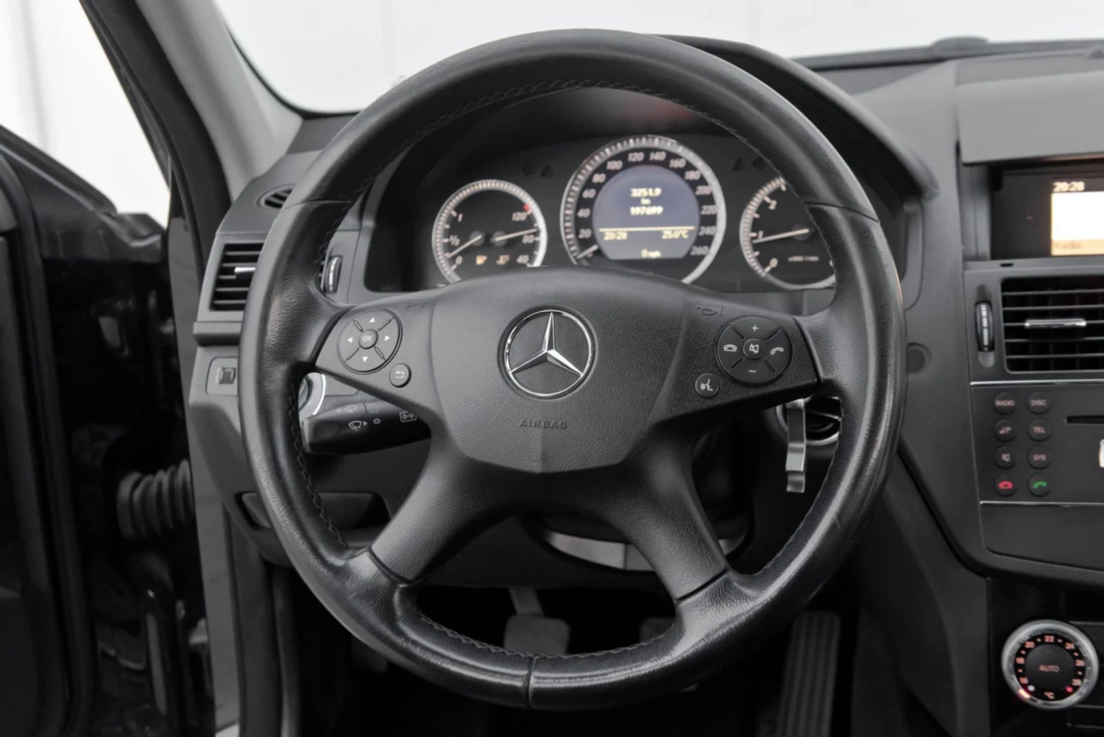 Mercedes-Benz C 220 Sport edition , снимка 14 - Автомобили и джипове - 54745623