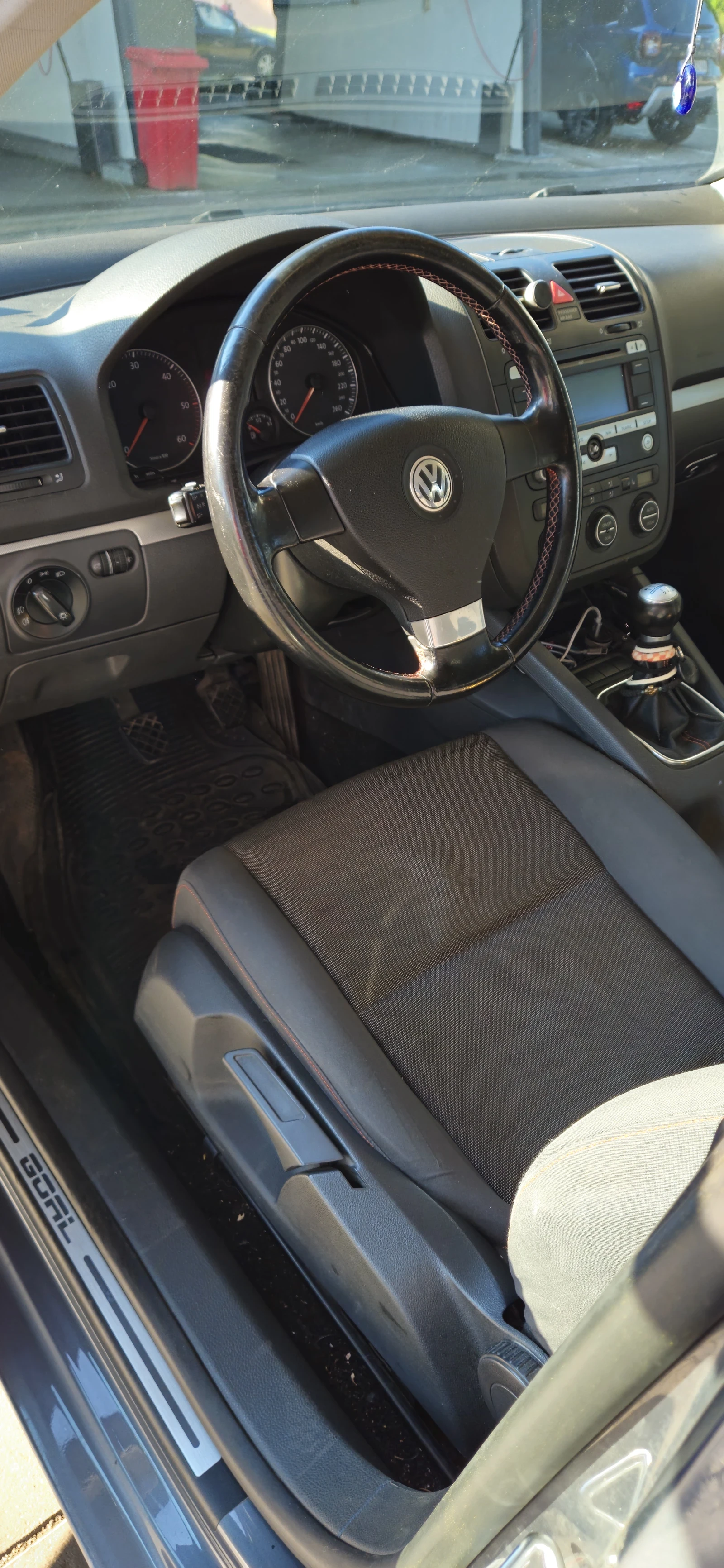 VW Golf 1.9 TDI 6 скорости, снимка 5 - Автомобили и джипове - 54864647