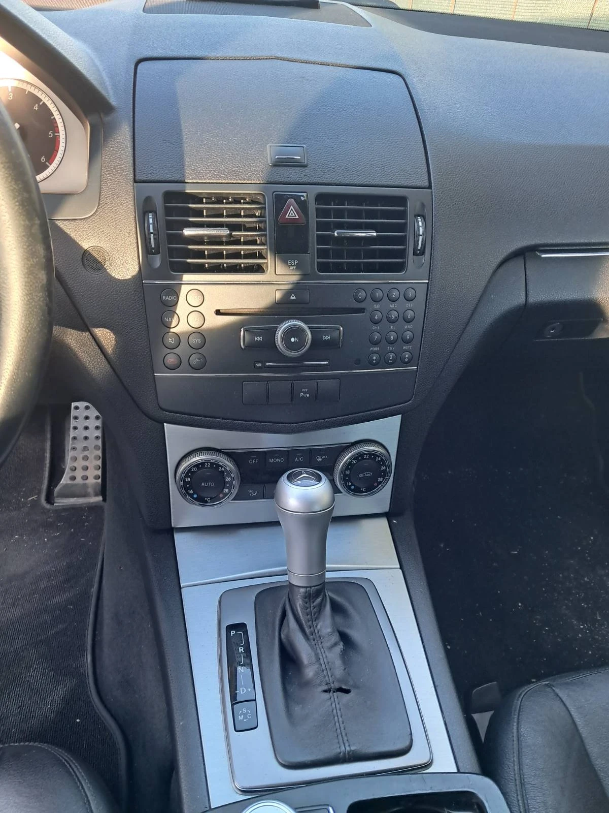 Mercedes-Benz C 320, снимка 3 - Автомобили и джипове - 54939178