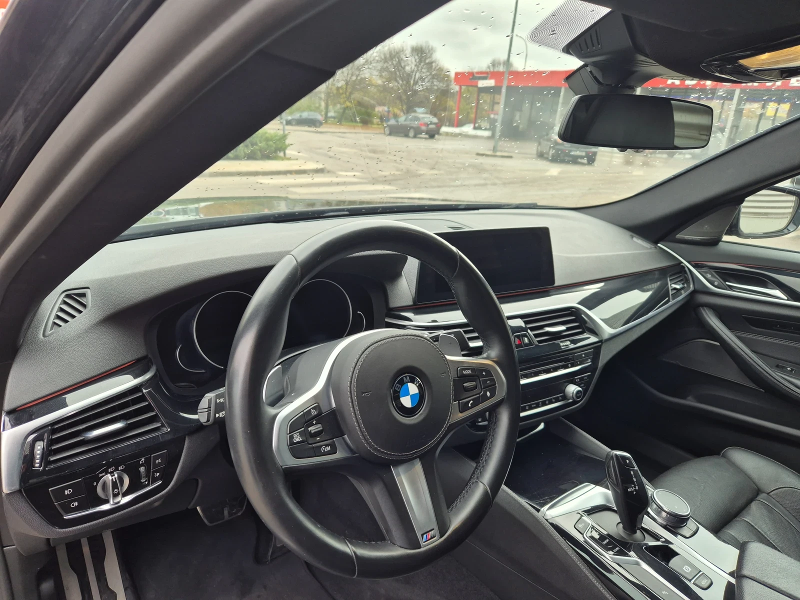 BMW 530 D Xdrive! M пакет! Harman! Вакум! , снимка 9 - Автомобили и джипове - 54952708