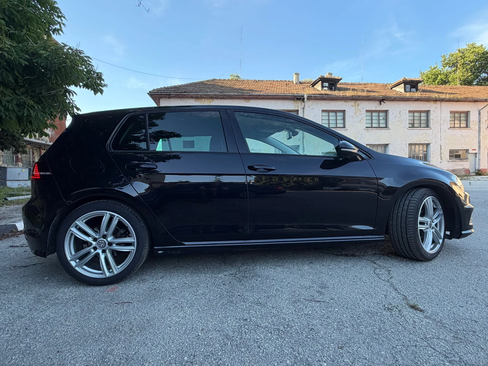 VW Golf 1.6 TDI R-line, снимка 4 - Автомобили и джипове - 54954278
