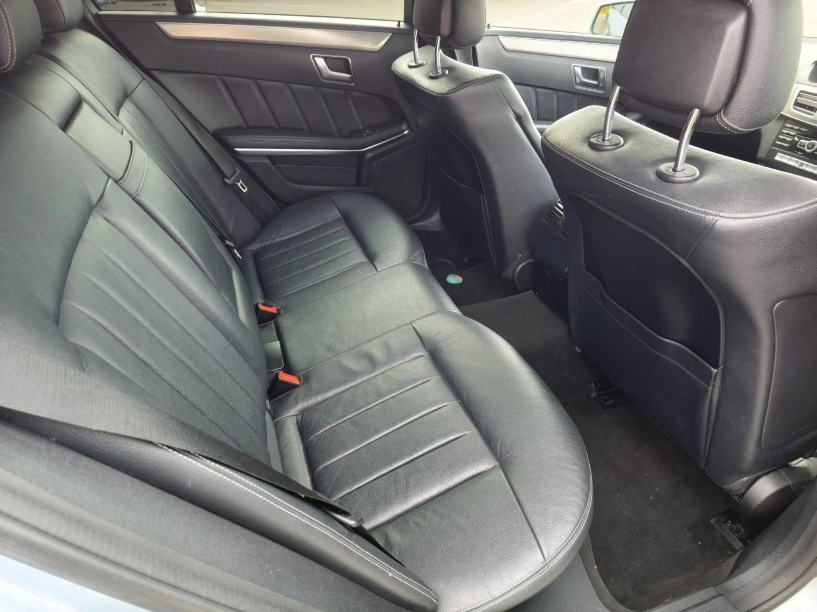 Mercedes-Benz E 350 AMG, снимка 11 - Автомобили и джипове - 54963527