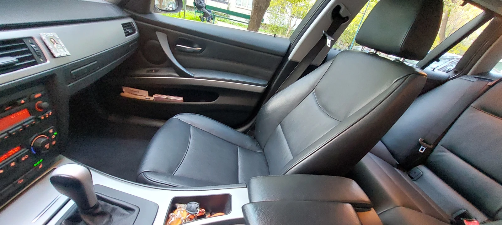 BMW 330 XI, снимка 15 - Автомобили и джипове - 56233550