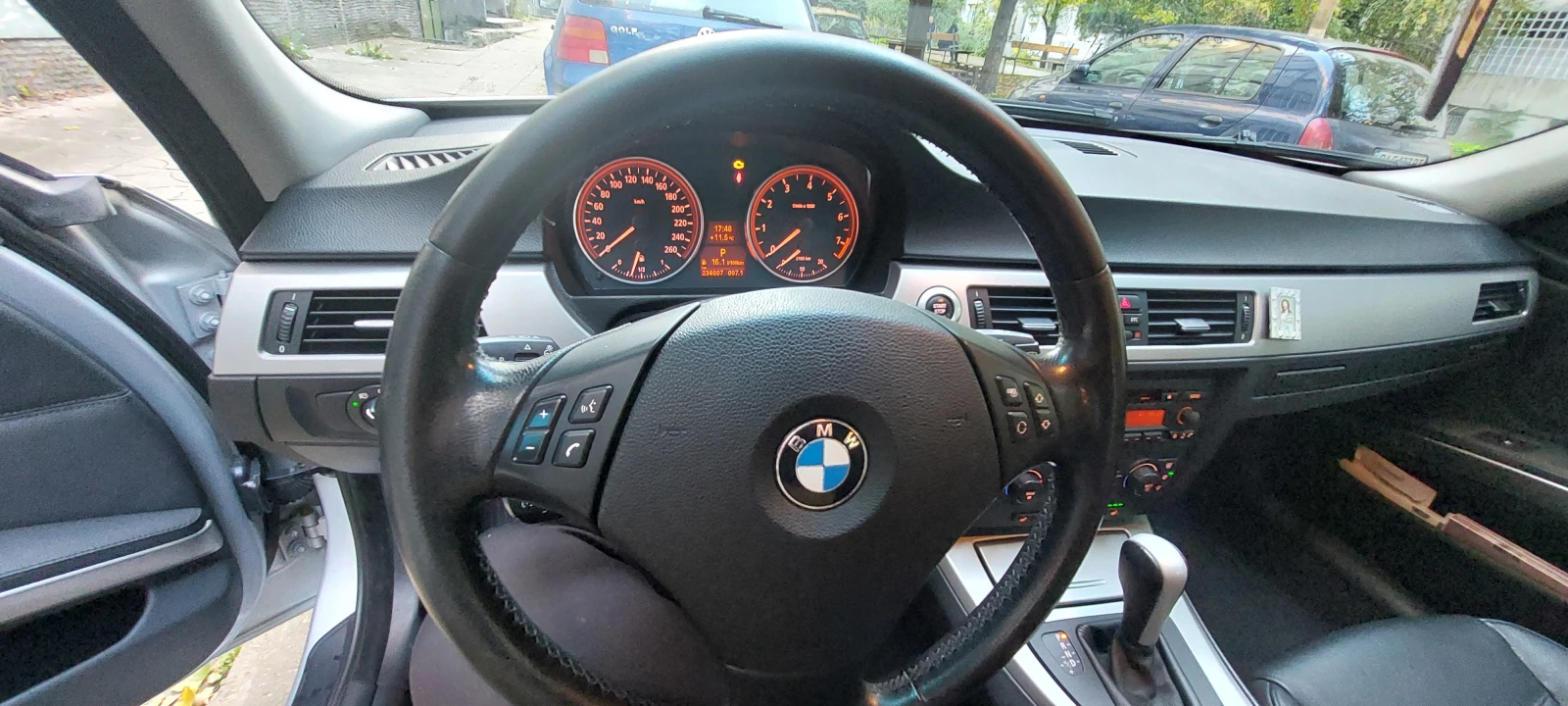BMW 330 XI, снимка 14 - Автомобили и джипове - 56233550
