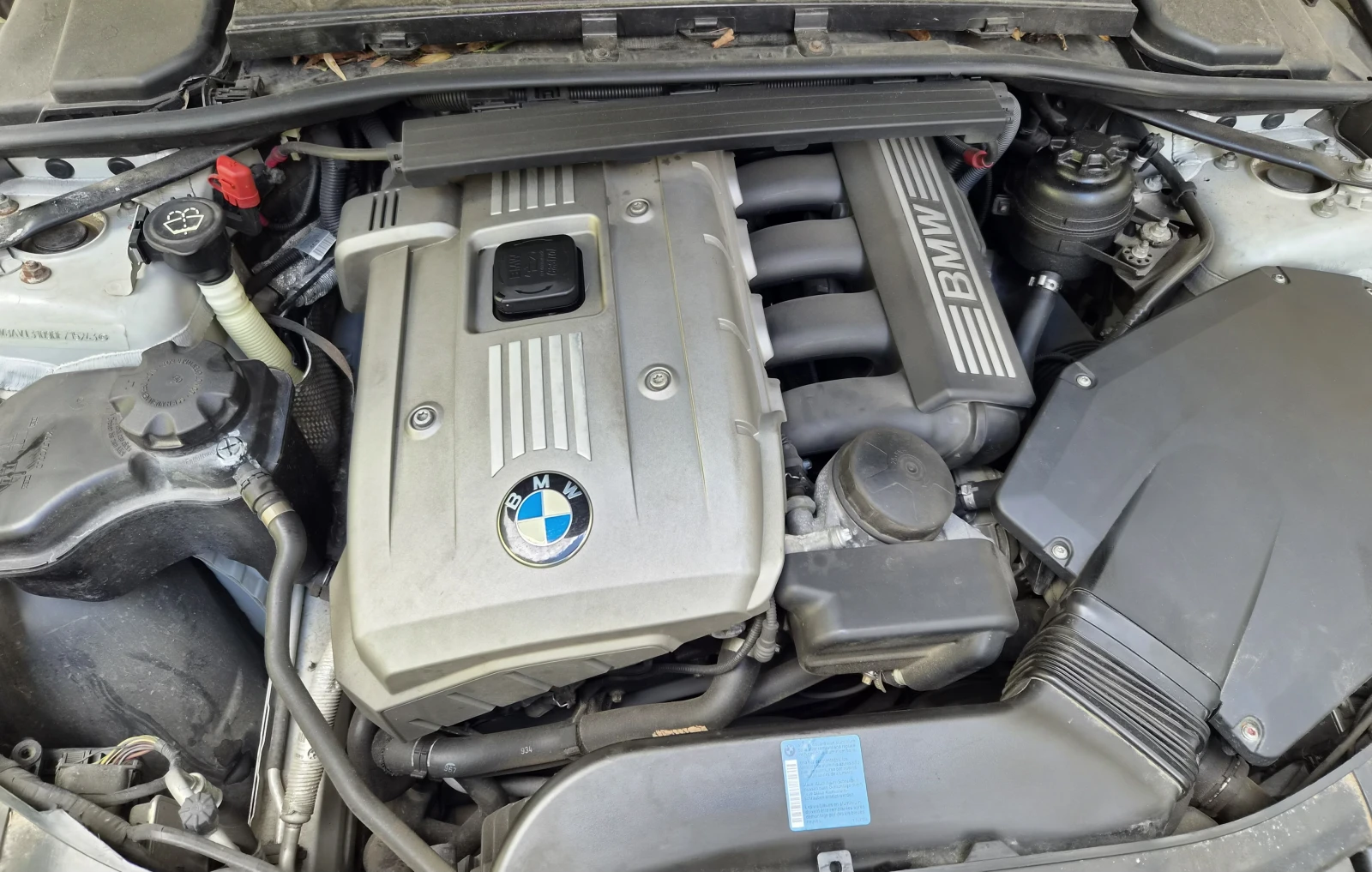 BMW 330 XI, снимка 16 - Автомобили и джипове - 56233550