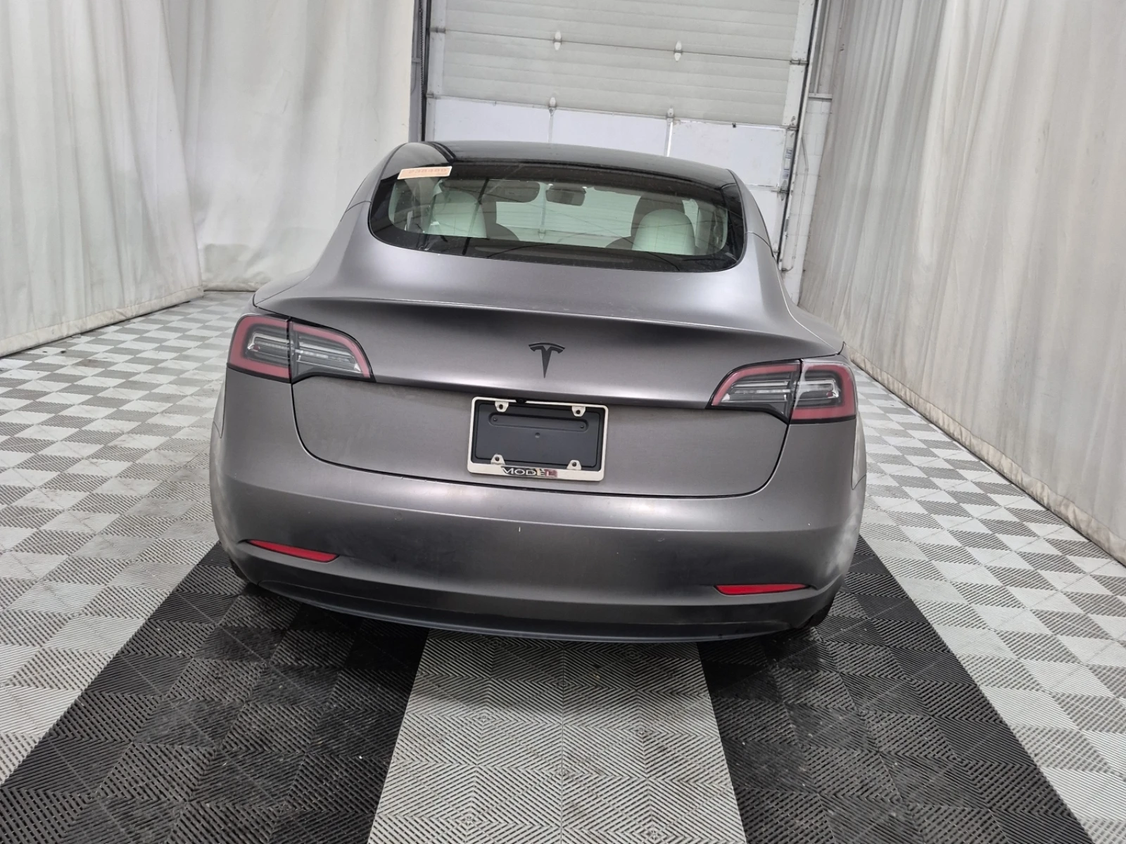 Tesla Model 3 STANDARD RANGE / АВТОКРЕДИТ, снимка 4 - Автомобили и джипове - 56468113