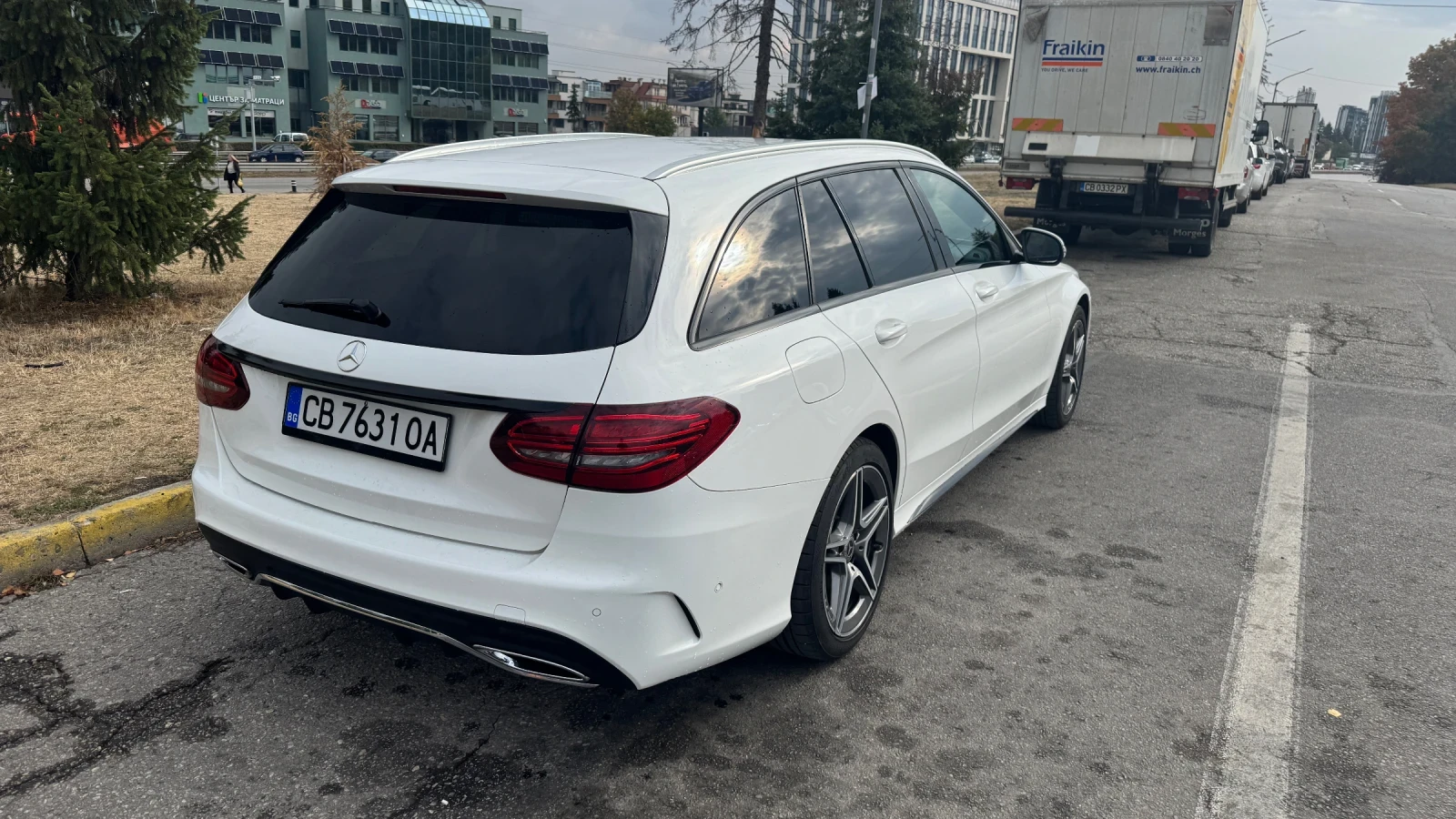 Mercedes-Benz C 220 4 MATIC - AMG optika, снимка 4 - Автомобили и джипове - 56530983