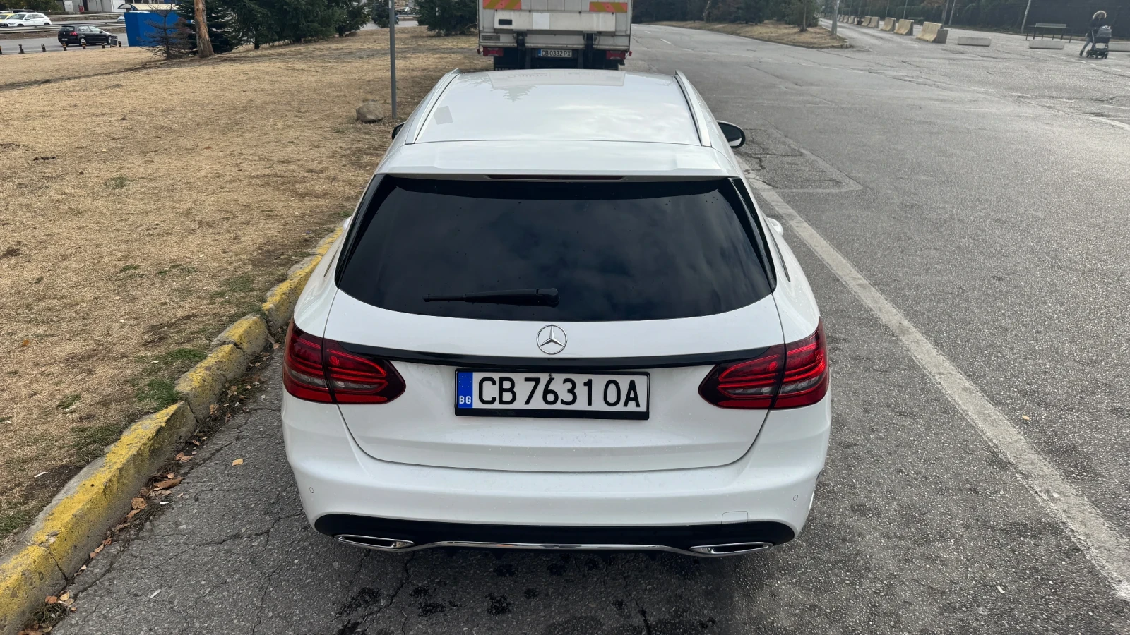 Mercedes-Benz C 220 4 MATIC - AMG optika, снимка 5 - Автомобили и джипове - 56530983