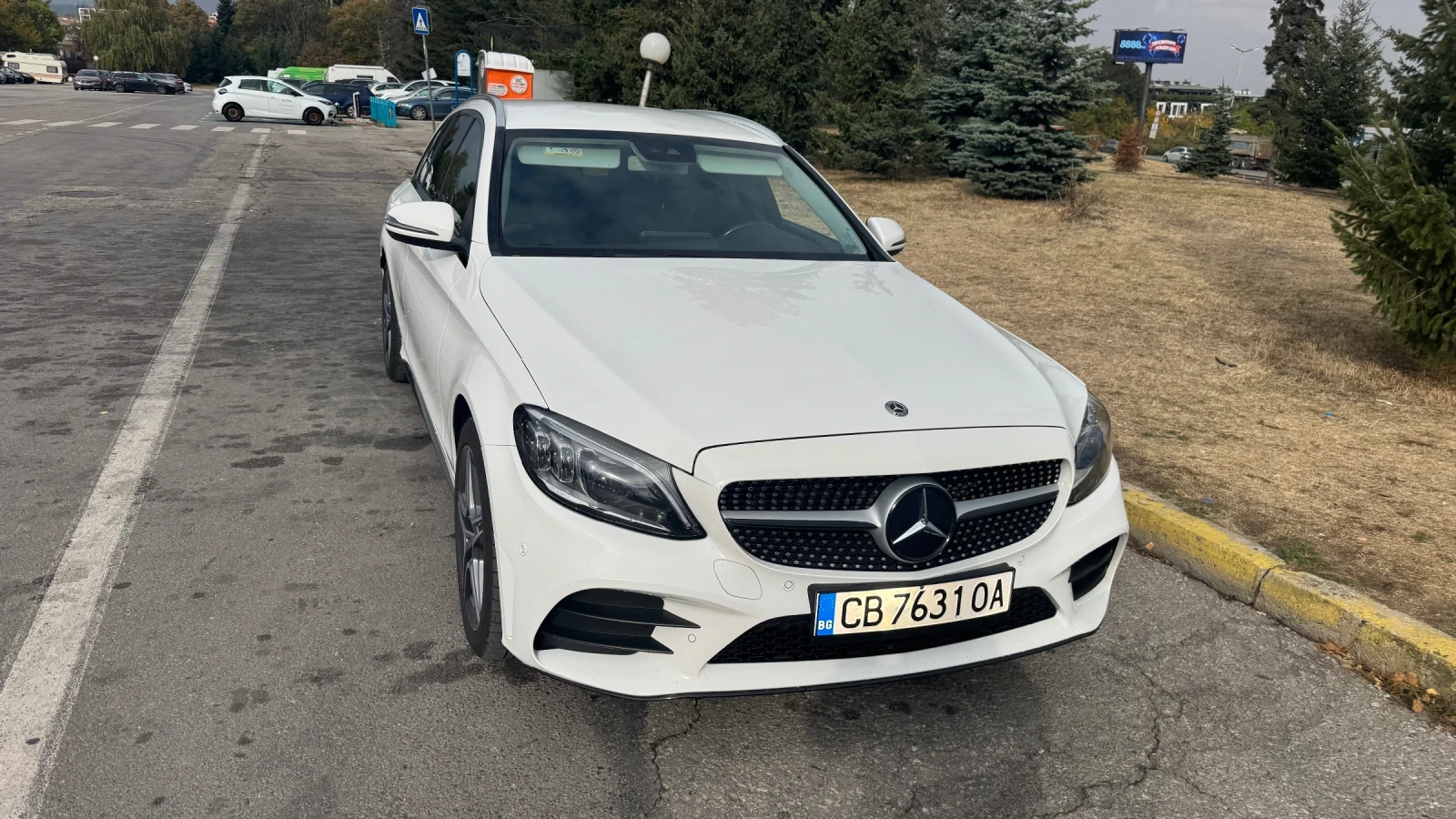 Mercedes-Benz C 220 4 MATIC - AMG optika, снимка 3 - Автомобили и джипове - 56530983