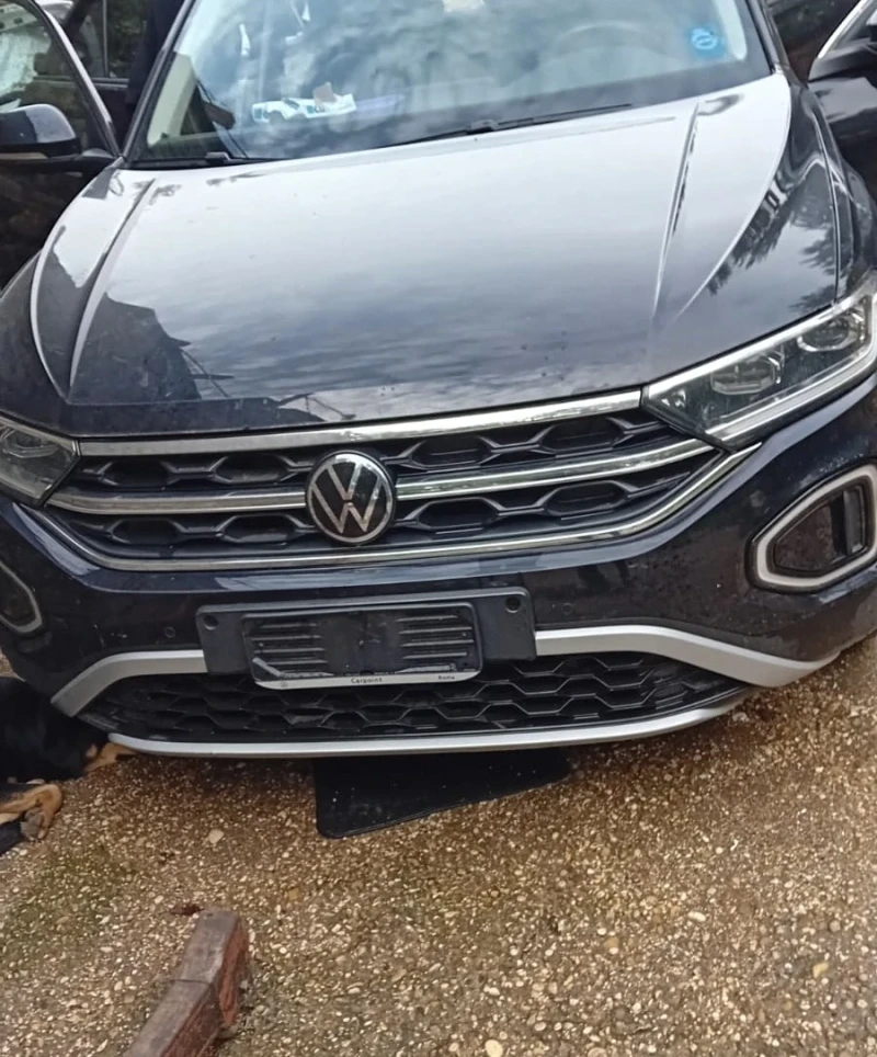 VW T-Roc, снимка 1 - Автомобили и джипове - 48169717