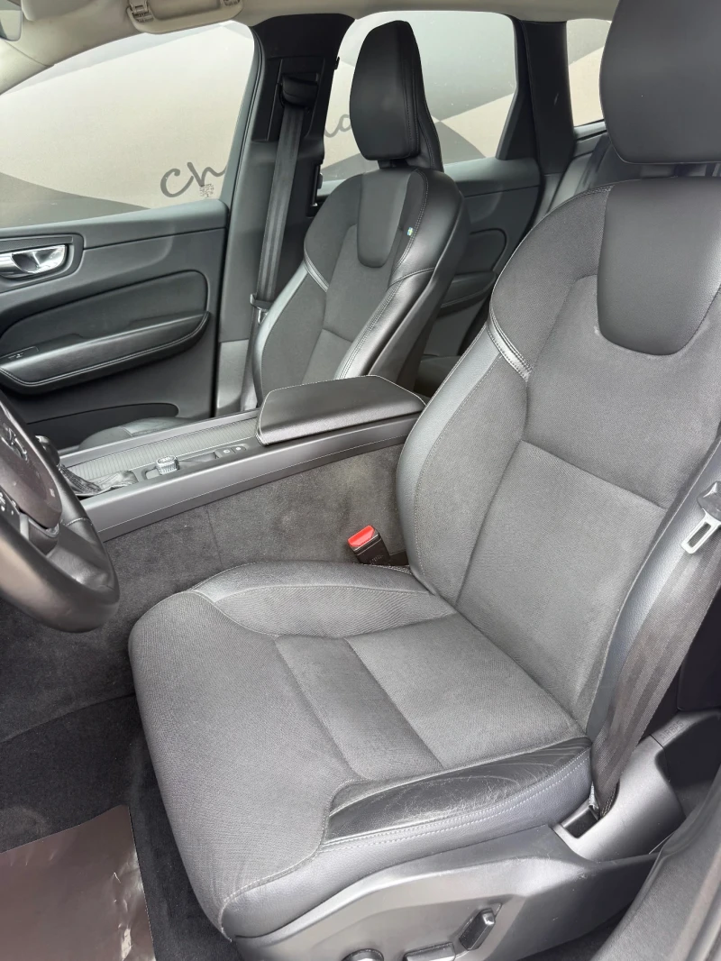 Volvo XC60 2.0 D5 AWD, снимка 7 - Автомобили и джипове - 52246076